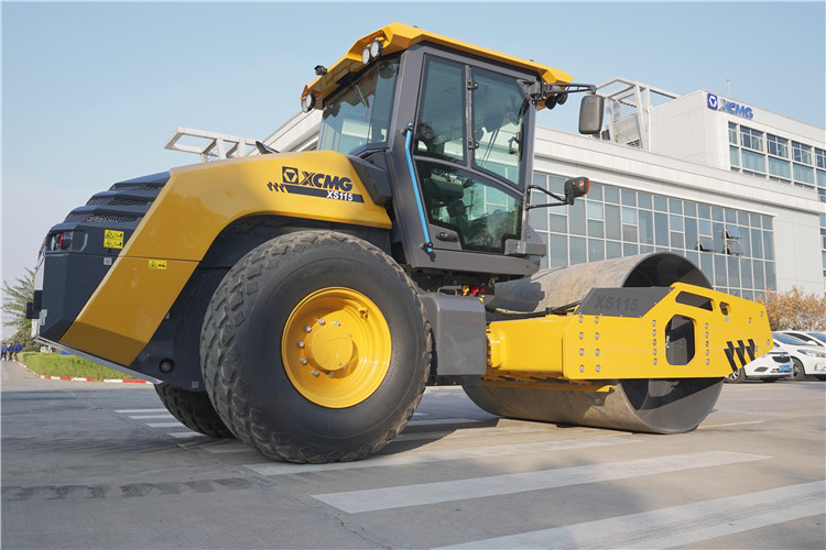 XCMG official small vibratory roller XS115 new 10 ton single drum road rollers at Bauma Exhibiton